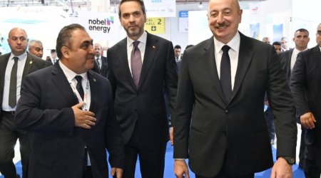 İlham Əliyevə “Caspian Energy” jurnalı təqdim edilib