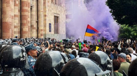 В Армении проходят массовые задержания в связи с протестами