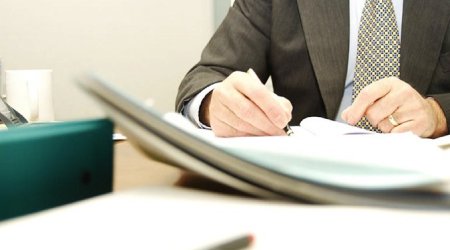 Ötən il dövlət qulluqçularının orta aylıq nominal əməkhaqqı artıb