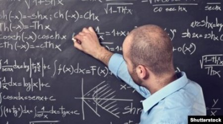 Riyaziyyat müəllimlərinin orta aylıq əməkhaqqı 1197 manata çatacaq - RƏSMİ