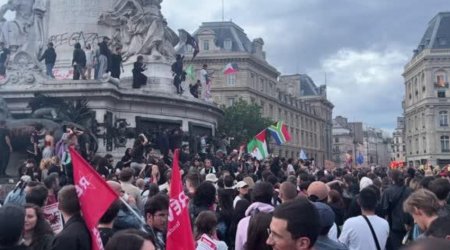 В Париже левые проводят масштабный митинг после первого тура выборов в парламент