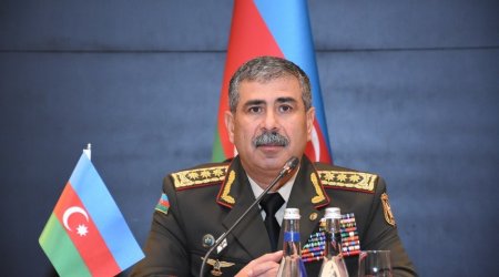 Министр обороны Азербайджана отправился с визитом в Беларусь