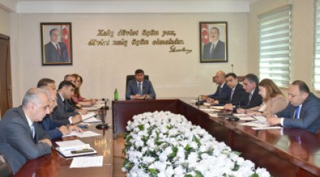 İcra Hakimiyyətinin başçısı sakinləri dinlədi
