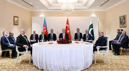 Azərbaycan,Türkiyə və Pakistan liderləri görüşüb - Yenilənib