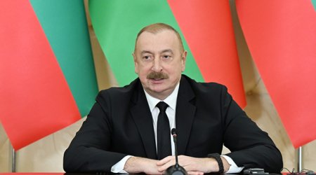 Prezident həmkarını təbrik edib