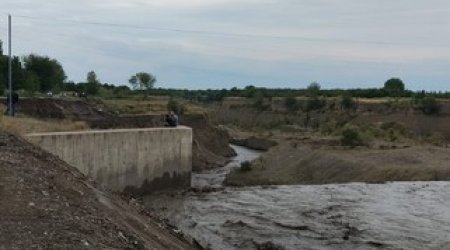 Сильный паводок размыл дорогу в село Кюпчалгышлаг