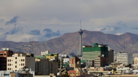 Tehranda  dövlət qurumları bağlanıb