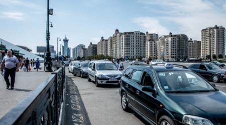 В Азербайджане отстранены от перевозок 65 автомобилей такси