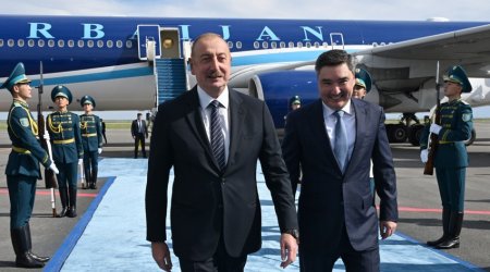 Prezident Qazaxıstana rəsmi səfərə gedib