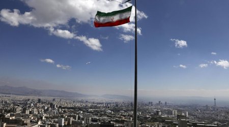 Media: Iran choosing between striking Israel and a 