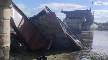 Российские военные попали в окружение в Курске  