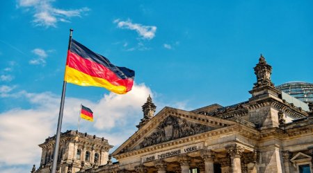 German defense stocks plummet amid Ukraine aid freeze