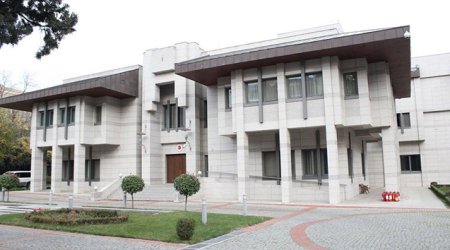 Türk liseyində Azərbaycan dilinin keçirilməyəcəyi ilə bağlı xəbərə səfirlikdən reaksiya