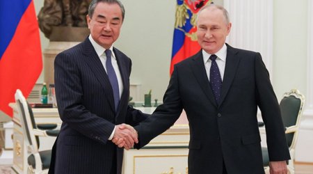 Putin meets with Chinese Foreign Minister Wang Yi