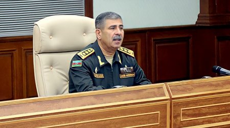 Zakir Həsənov müşavirə keçirib