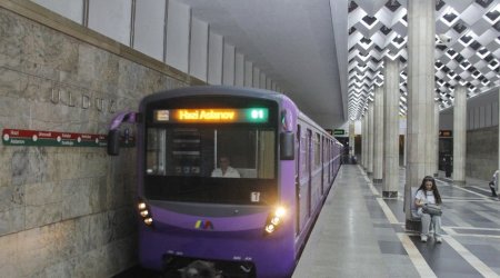 На станции метро 