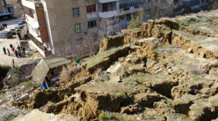 Оползень в Баку  