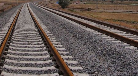 В Баку невнимательность водителя привела к ДТП на железной дороге
