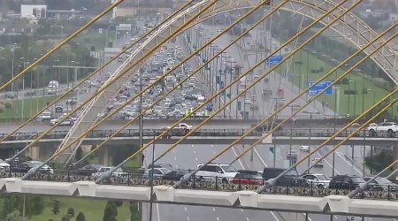 В Баку ограничено движение на ряде улиц и проспектов