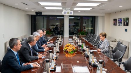 Мухтар Бабаев провел встречи с представителями МВФ и ВБ
