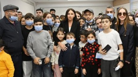 Mehriban Əliyeva Talassemiya Mərkəzində olub - Yenilənib