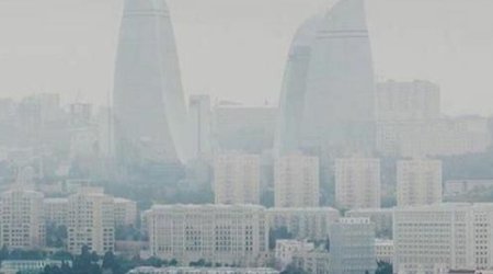 В Баку наблюдается сильный туман