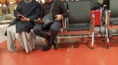 Erməniləri küçəyə çağıran keşiş Moskva hava limanında görüldü