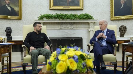 Biden team prepares to rush last-minute aid to Ukraine