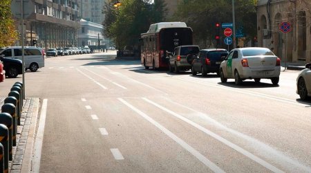 В Баку на улице Кёвкяб Сафаралиевой создаются полосы микромобильности