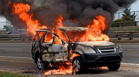 Наркокурьер поджег свой автомобиль, пытаясь уйти от преследования