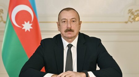 Ильхам Алиев поздравил президента Румынии