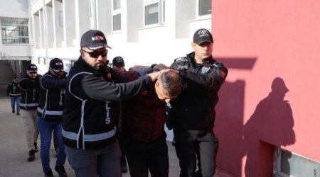 FETÖ üzvünə əl qumbarası satan polislər saxlanıldı