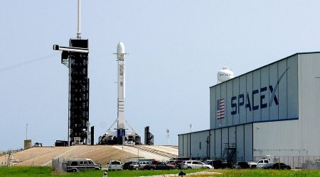 SpaceX birbaşa telefonlara qoşulmaq üçün ilk Starlink serialını işə salır