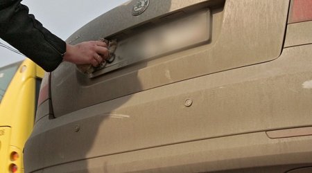 Дорожная полиция призвала водителей содержать госрегистрационные знаки в чистоте