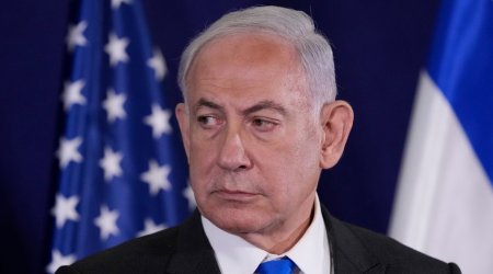 Netanyahu arrives at court to take stand in his corruption trial