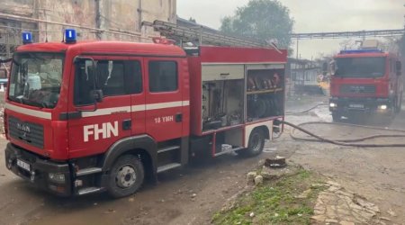 Sumqayıtda yaşayış binasında yanğın olub,sakinlər təxliyə edilib