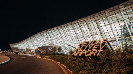 Dubaydan Moskvaya uçan təyyarə Bakıya təcili eniş edib