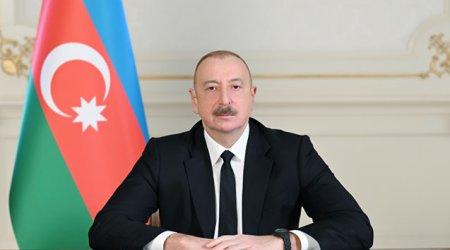 İlham Əliyev kubalı həmkarını təbrik edib