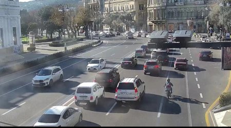 На дорогах столицы продолжаются транспортные заторы