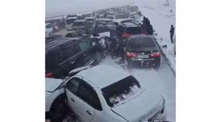 Qazaxıstanda zəncirvari qəza baş verib, xəsarət alanlar var