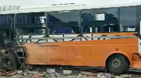 Hindistanda polis avtobusu partladılıb - Ölənlər var