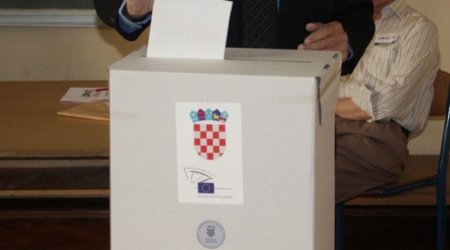 В Хорватии проходит второй тур президентских выборов