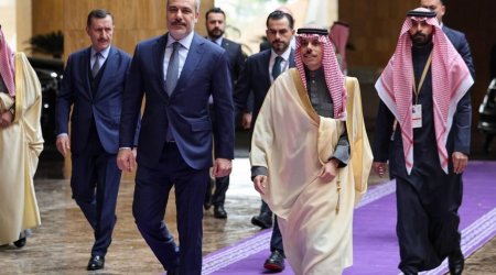 Hakan Fidan Ər-Riyadda Suriya ilə bağlı görüşdə iştirak edib