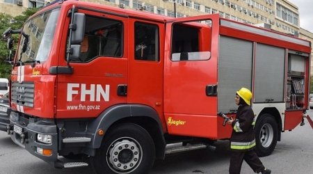В Баку произошел пожар в жилом доме