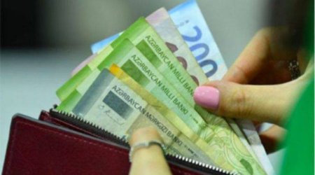 Oktyabrla müqayisədə noyabrda maaş 3 manat 60 qəpik artıb