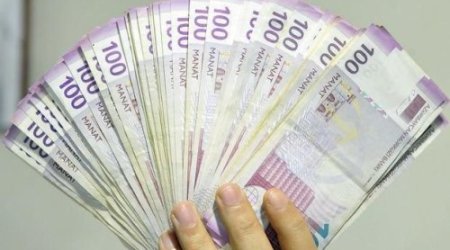 Əhalinin banklarda əmanəti azalıb