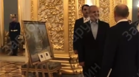 Putinin Pezeşkiana hədiyyələri - Video