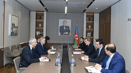 Ceyhun Bayramov QDİƏT-in baş katibi ilə görüşüb
