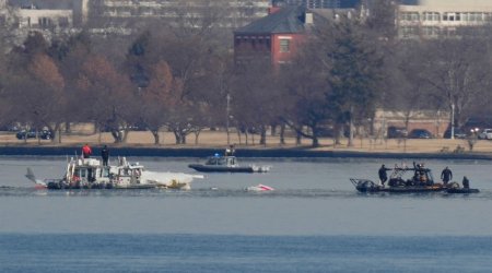 СМИ: Подъем обломков самолета из реки Потомак начнется 3 февраля