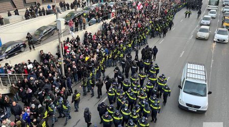 Gürcüstanda etiraz aksiyası keçirilir, saxlanılanlar var